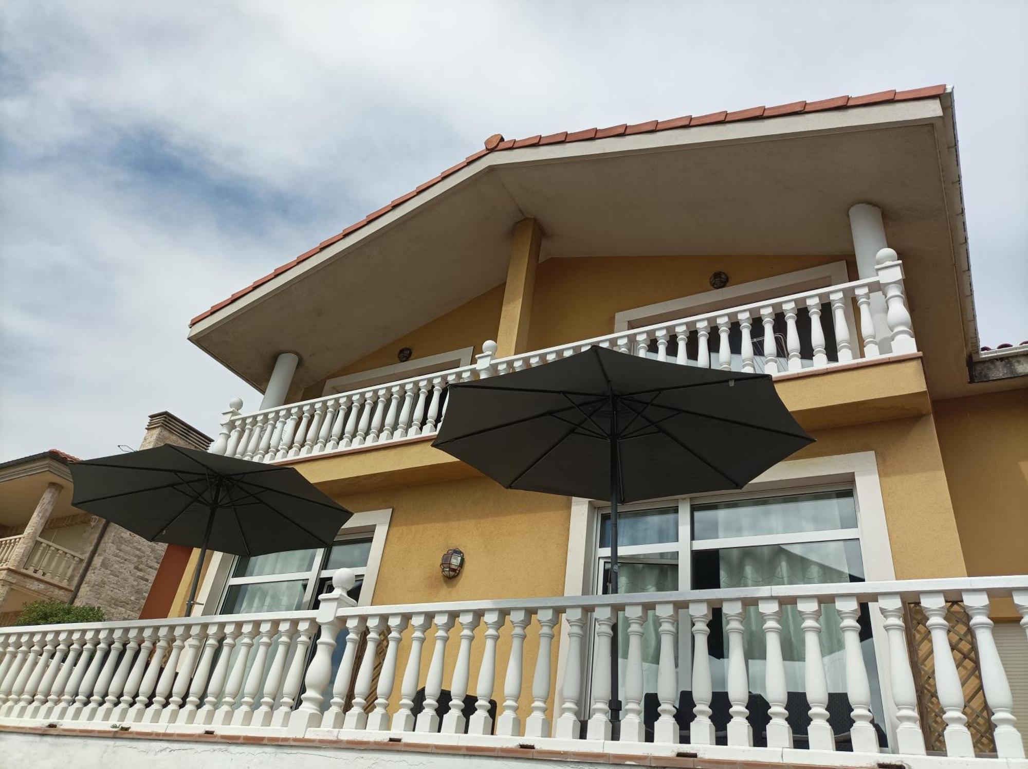 La Carinosa Villa Naveces ภายนอก รูปภาพ